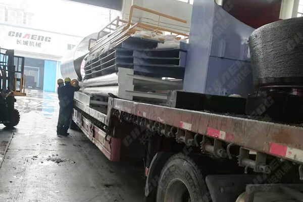 山東棗莊年產(chǎn)30萬(wàn)噸礦粉線設(shè)備部件發(fā)貨 山東棗莊年產(chǎn)30萬(wàn)噸礦粉線設(shè)備部件發(fā)貨