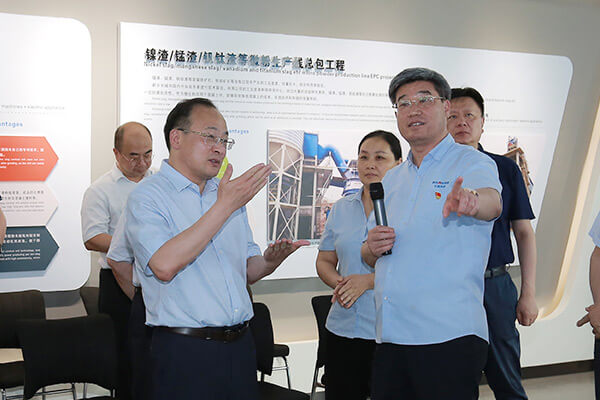 新鄉(xiāng)市政府市長(zhǎng)魏建平到長(zhǎng)城機(jī)械調(diào)研督導(dǎo)“萬(wàn)人助萬(wàn)企”活動(dòng)開(kāi)展情況