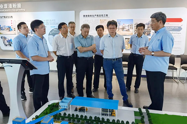 河南科技學(xué)院與新鄉(xiāng)長城集團(tuán)合作交流