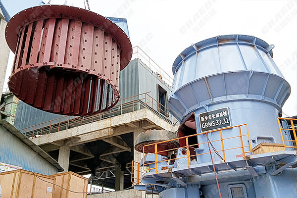 陜西年產(chǎn)30萬噸礦渣立磨項(xiàng)目安裝現(xiàn)場 陜西年產(chǎn)30萬噸礦渣立磨項(xiàng)目安裝現(xiàn)場