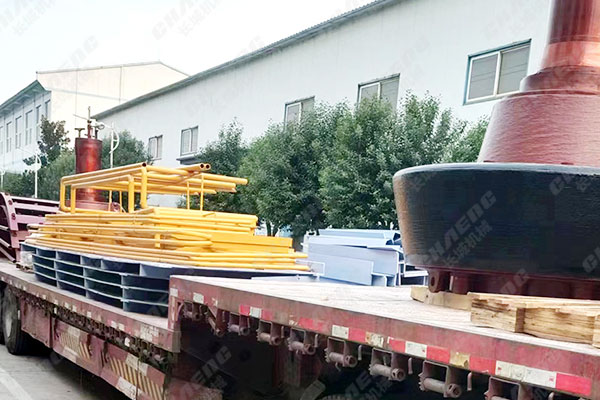 湖北年產(chǎn)60萬(wàn)噸鋼渣線搖臂、磨輥等發(fā)貨